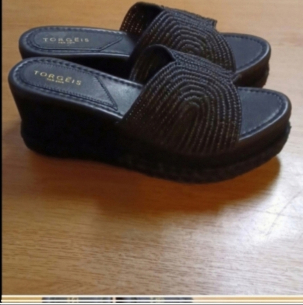 Black Platform Slide Sandals